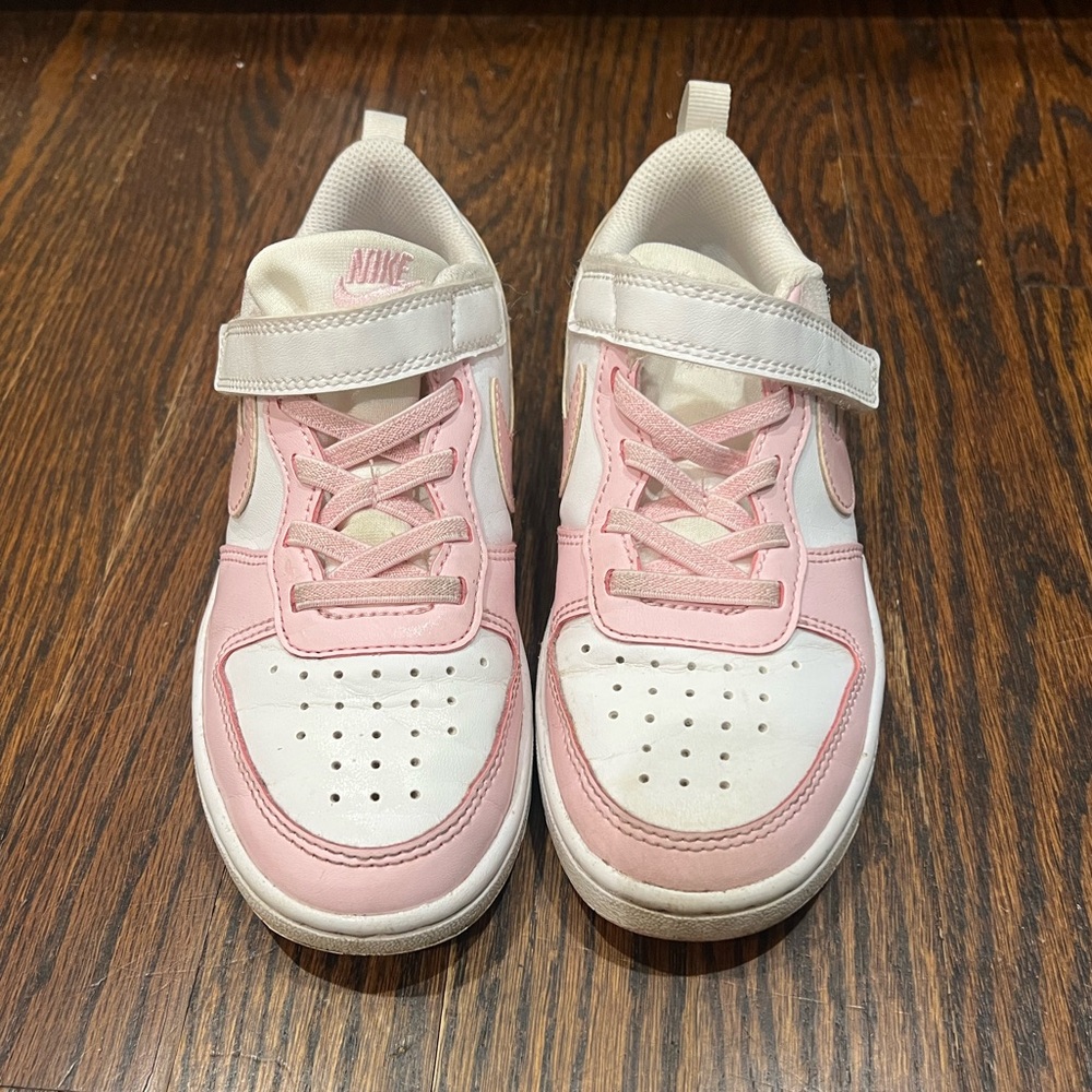 Girls Nike Low Top Sneakers